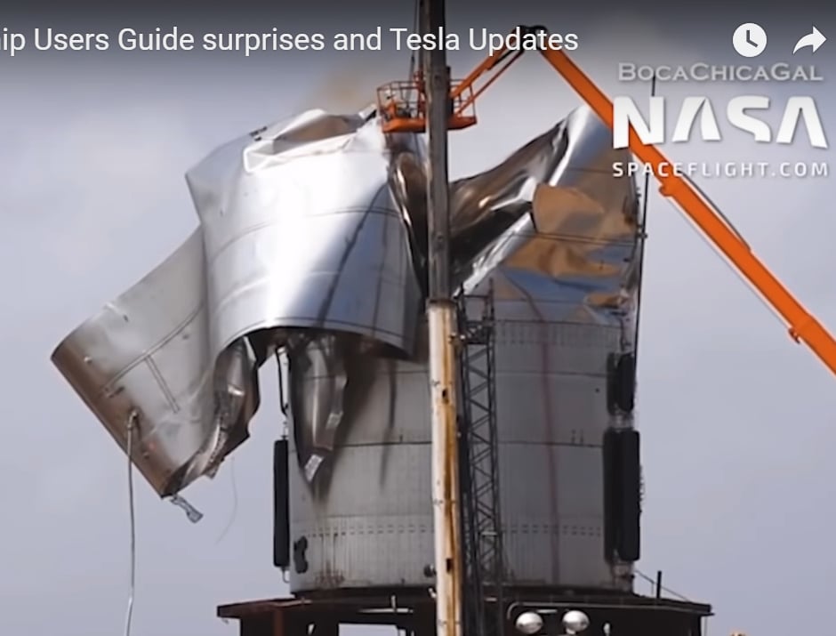 Зверху ми бачимо красиві гладенькі «пелюстки», що були одночасно і обшивкою, і баком. Жодних підсилюючих елементів на них не помітно